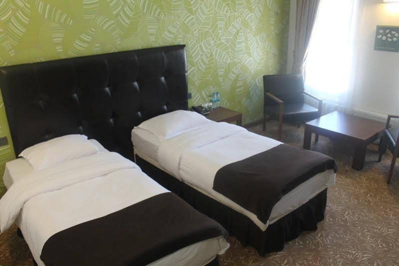 Highway Otel Elmalık Kültér fotó