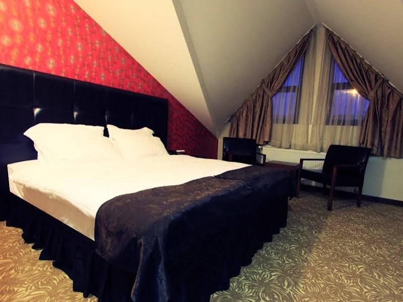 Highway Otel Elmalık Kültér fotó